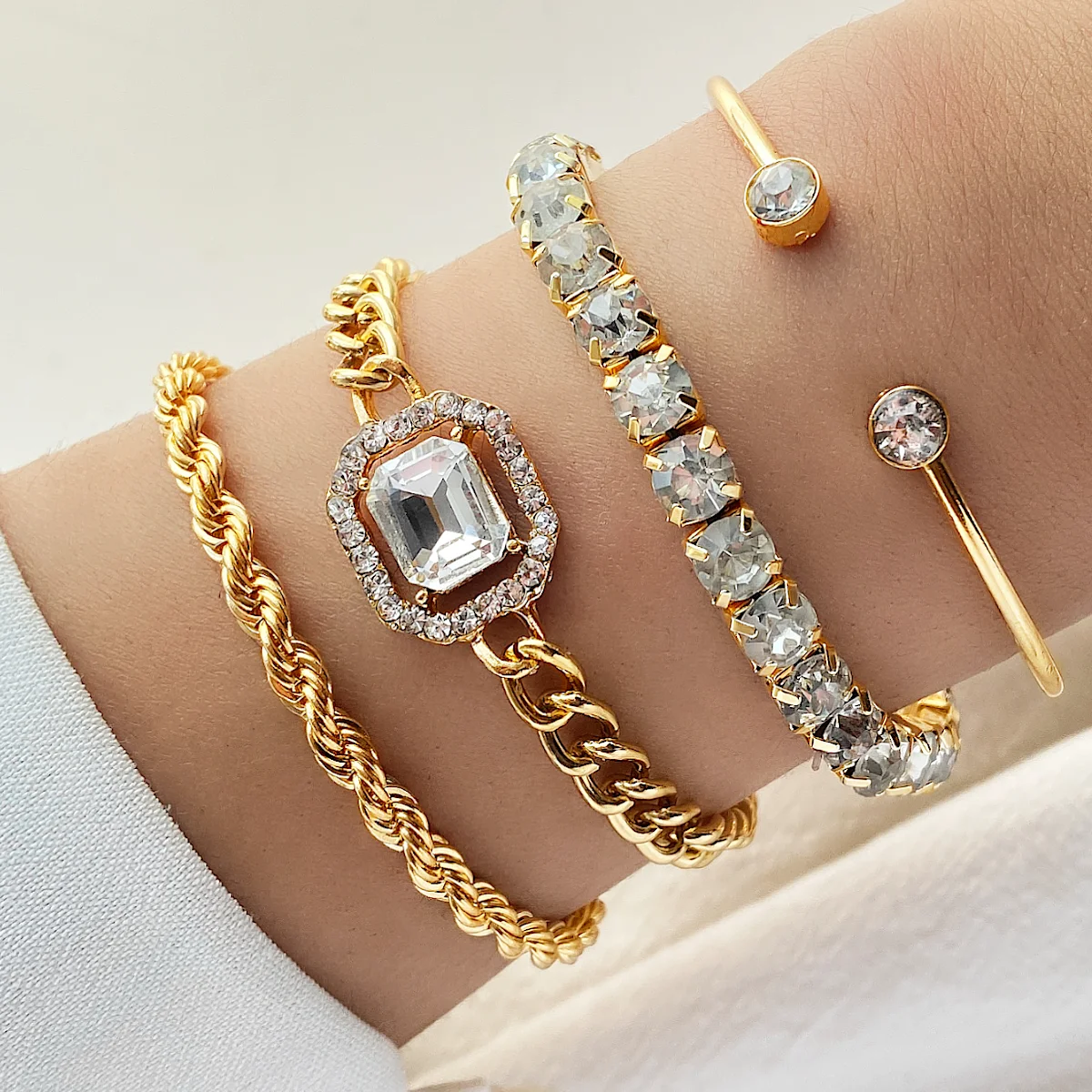 Set Luxurious Bracelets