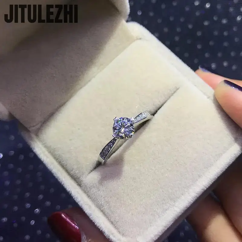 Moissanite Ring Fashion Style